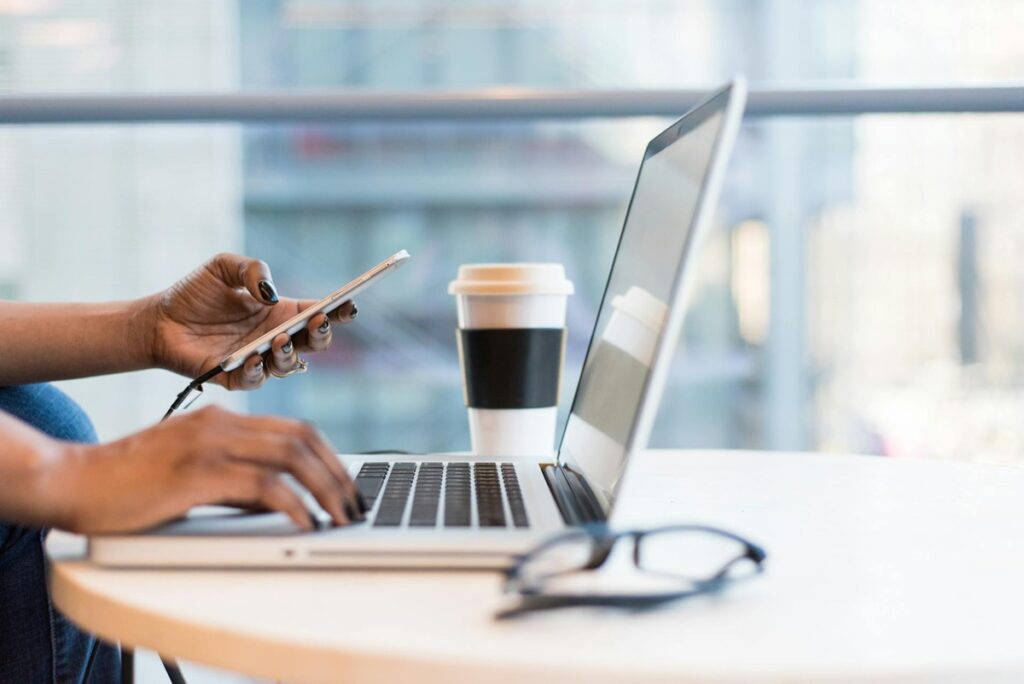 Top 8 Customer Service Tips to Improve Small Business Success